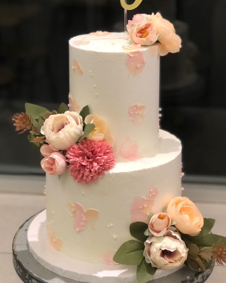 2 Tiers Wedding Cake 7