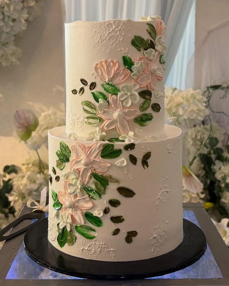 2 Tiers Wedding Cake 5