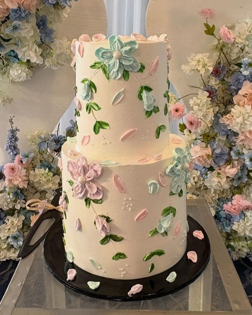 2 Tiers Wedding Cake 6